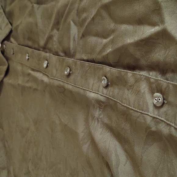 Favorite Daughter Medium Green Button Up Foliage Print Satin Top *FLAWED* - Picture 13 of 16